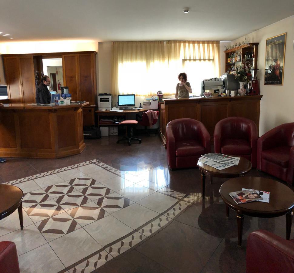 Hotel Dal Ponte バッサーノ・デル・グラッパ エクステリア 写真