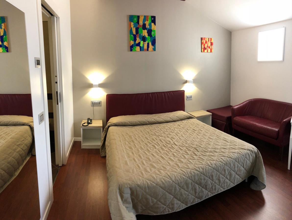 Hotel Dal Ponte バッサーノ・デル・グラッパ エクステリア 写真