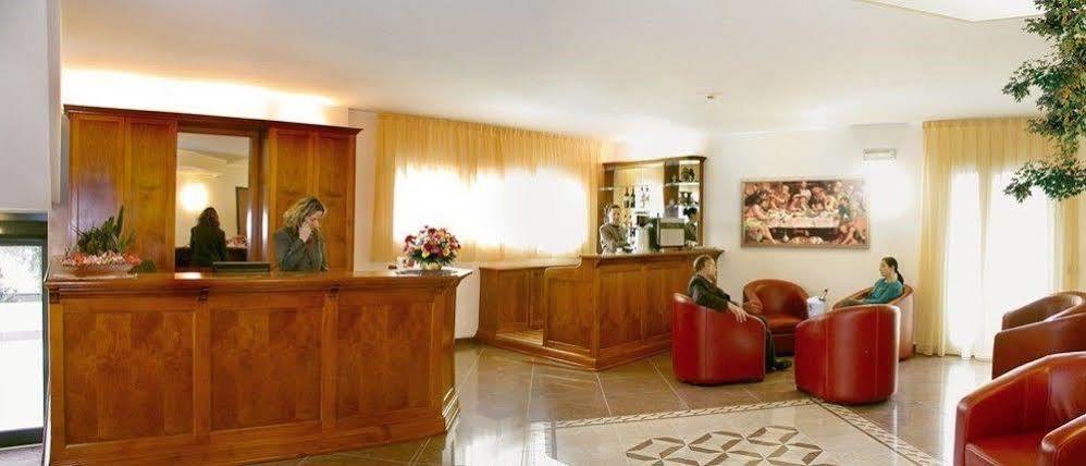 Hotel Dal Ponte バッサーノ・デル・グラッパ エクステリア 写真